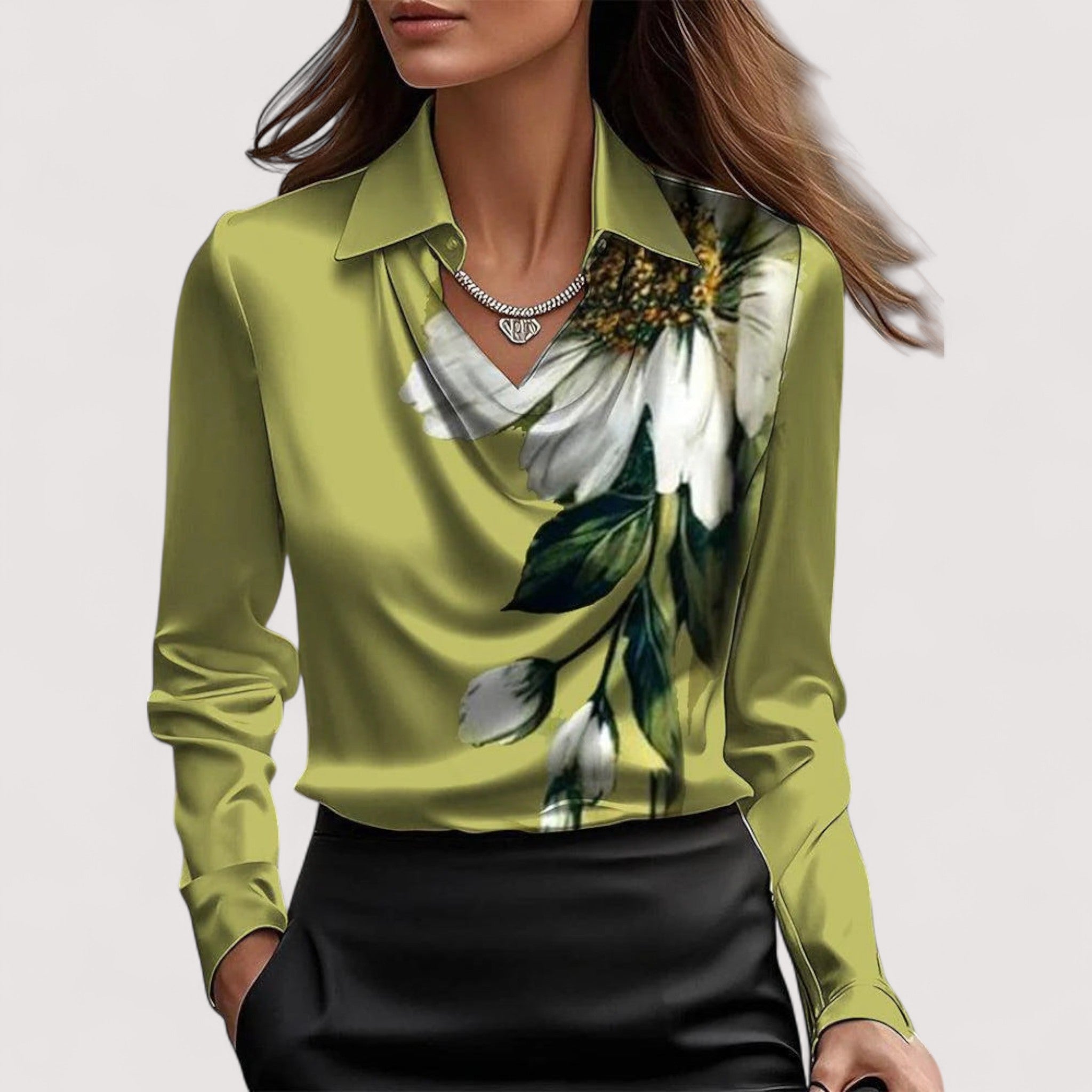 Ingeborg™ | Elegant satinbluse med V-hals