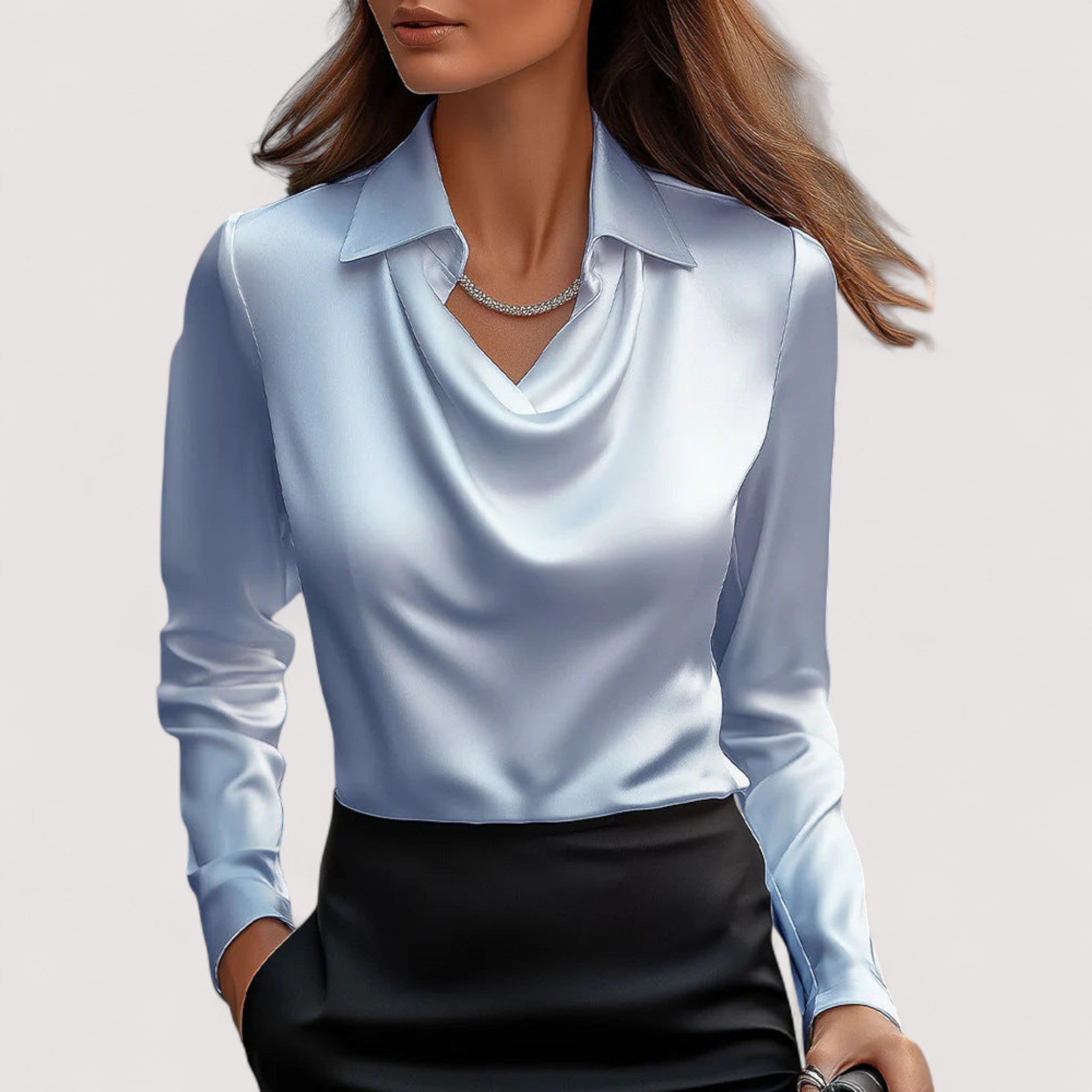 Ingeborg™ | Elegant satinbluse med V-hals